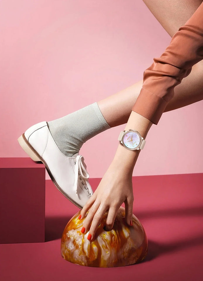 V65 Smartwatch Women 1.32 inch AMOLED Bluetooth Call Smart Watch Custom Dial Watches Heart Rate Tracker For Android iOS Watches